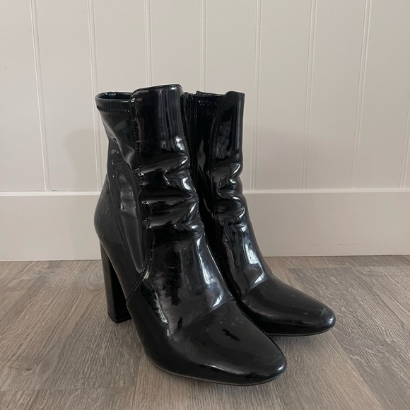 ALDO Faux Patent Leather Booties | Size 9 - Picture 1 of 8